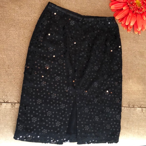 Black sequined LOFT pencil skirt - Picture 2 of 4